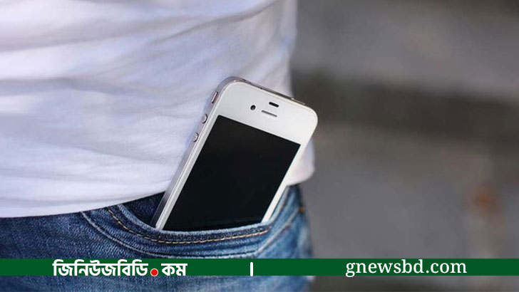সাবধান! ৮ স্থানে মোবাইল রাখা হতে পারে বিপজ্জনক